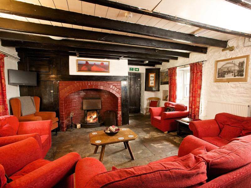 Edmunbyers Youth Hostel cosy lounge