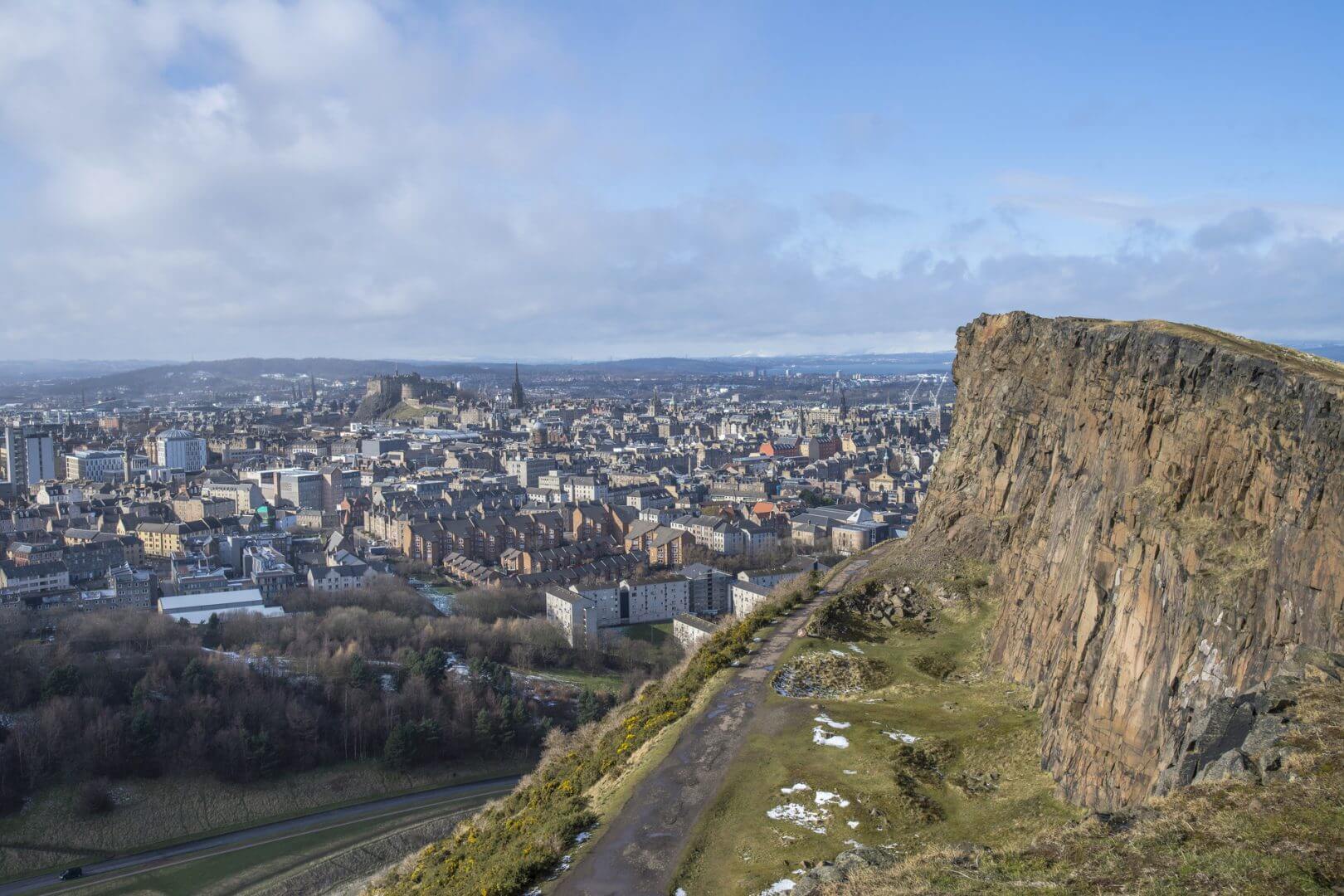 Edinburgh skyline seen from Salisbury Crags isitScotland/Kenny Lam