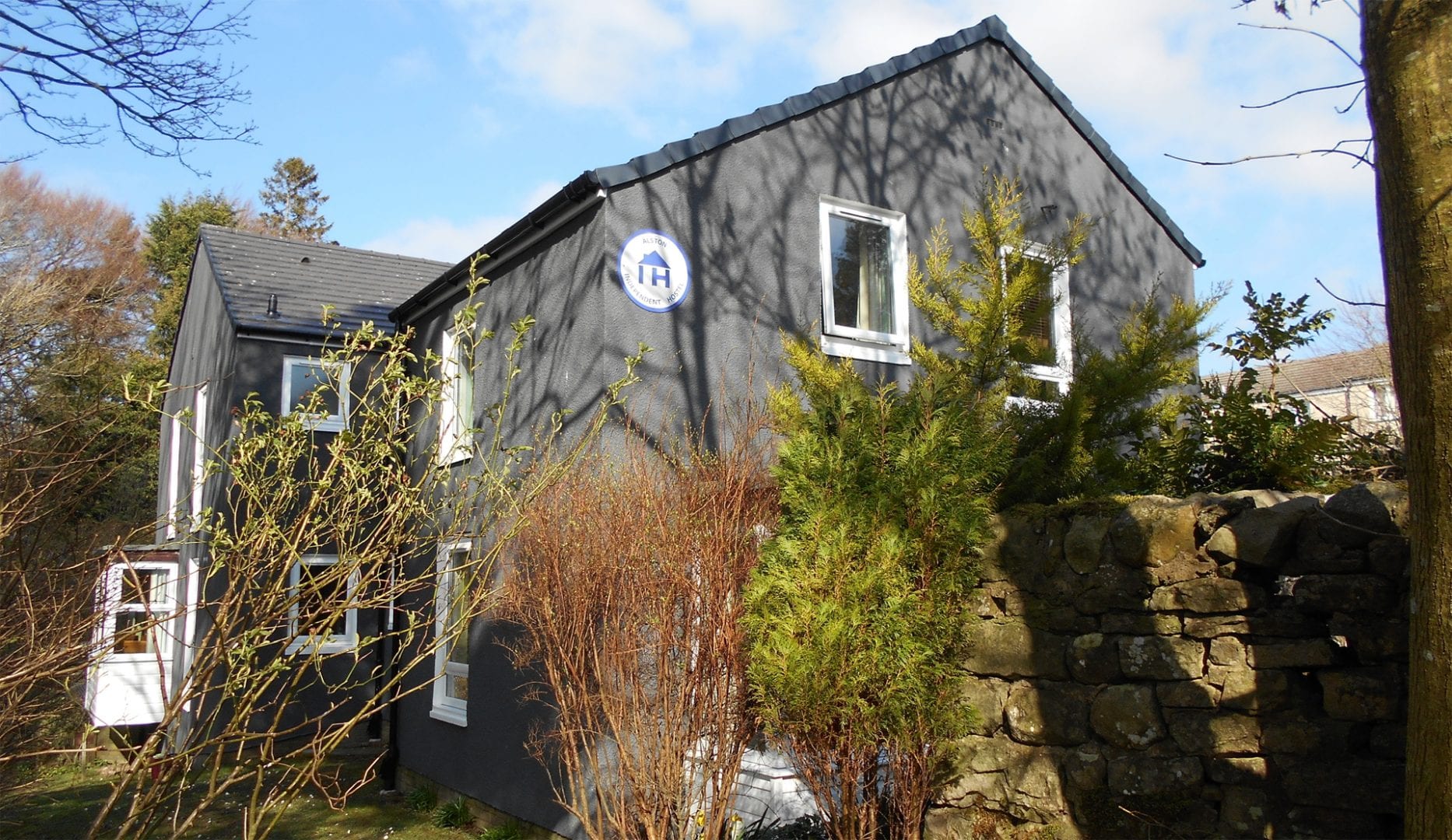 Alston Youth hostel with independent hostels sign