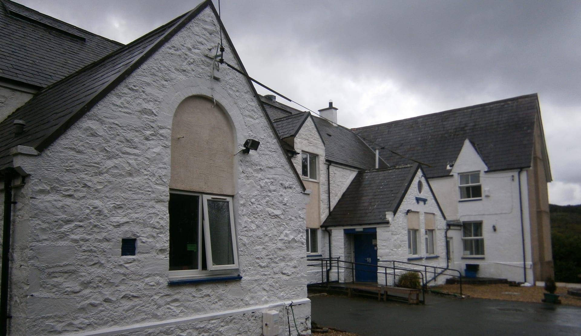 Come to The Old School Lodge in Snowdonia for ensuite group