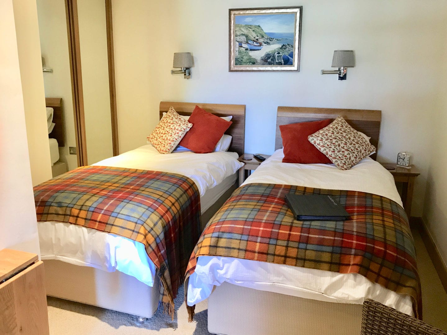 Lands End Hostel - dog friendly