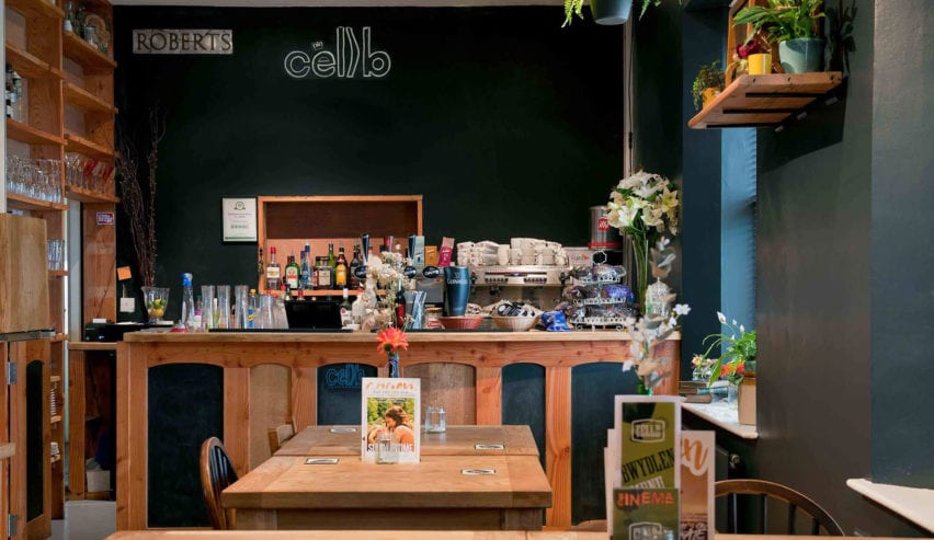 Cell B - Cinema - bar - hostel