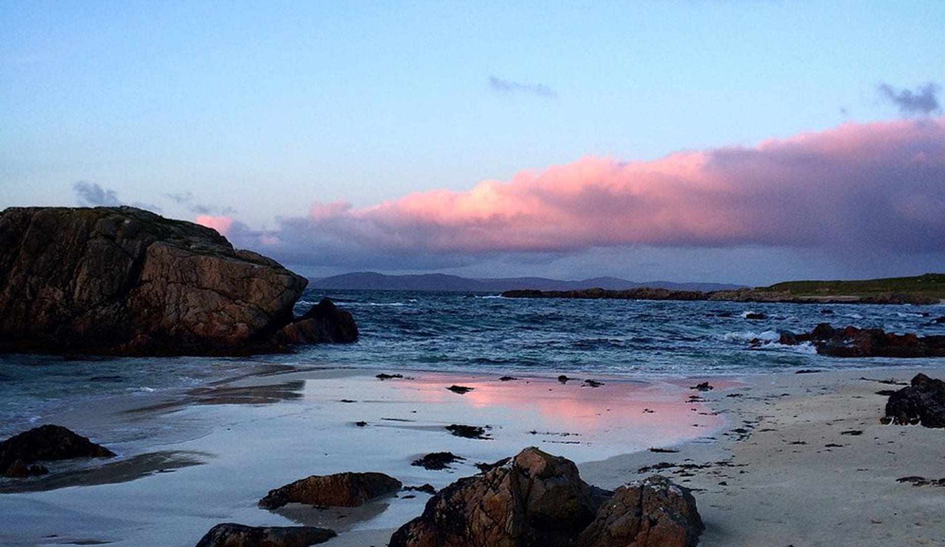 white beaches on iona hebrides island