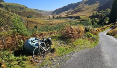 cycle in the cambrian mountains after over nighting in the cycle shed at TynCornel Hostel