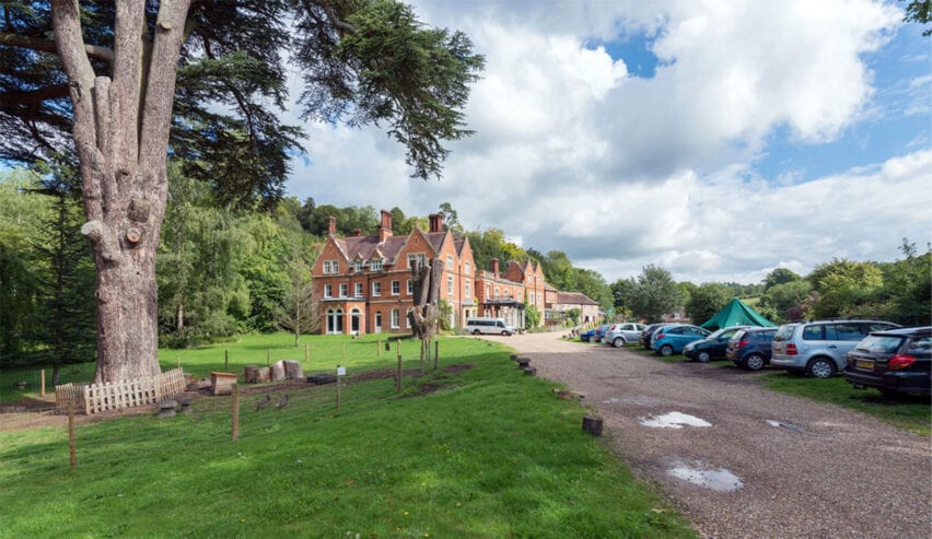 FSC-Juniper-Hall-Driveway
