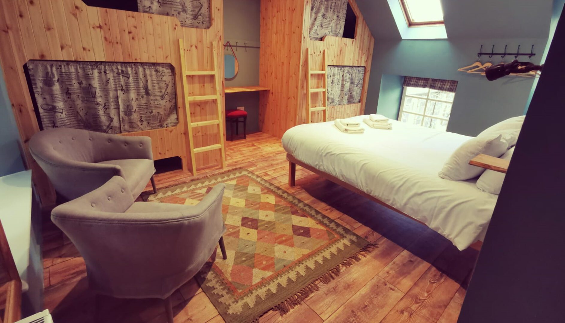 family room at comrie croft