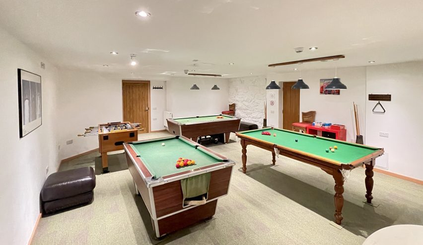 Accessible games room with pool tables
