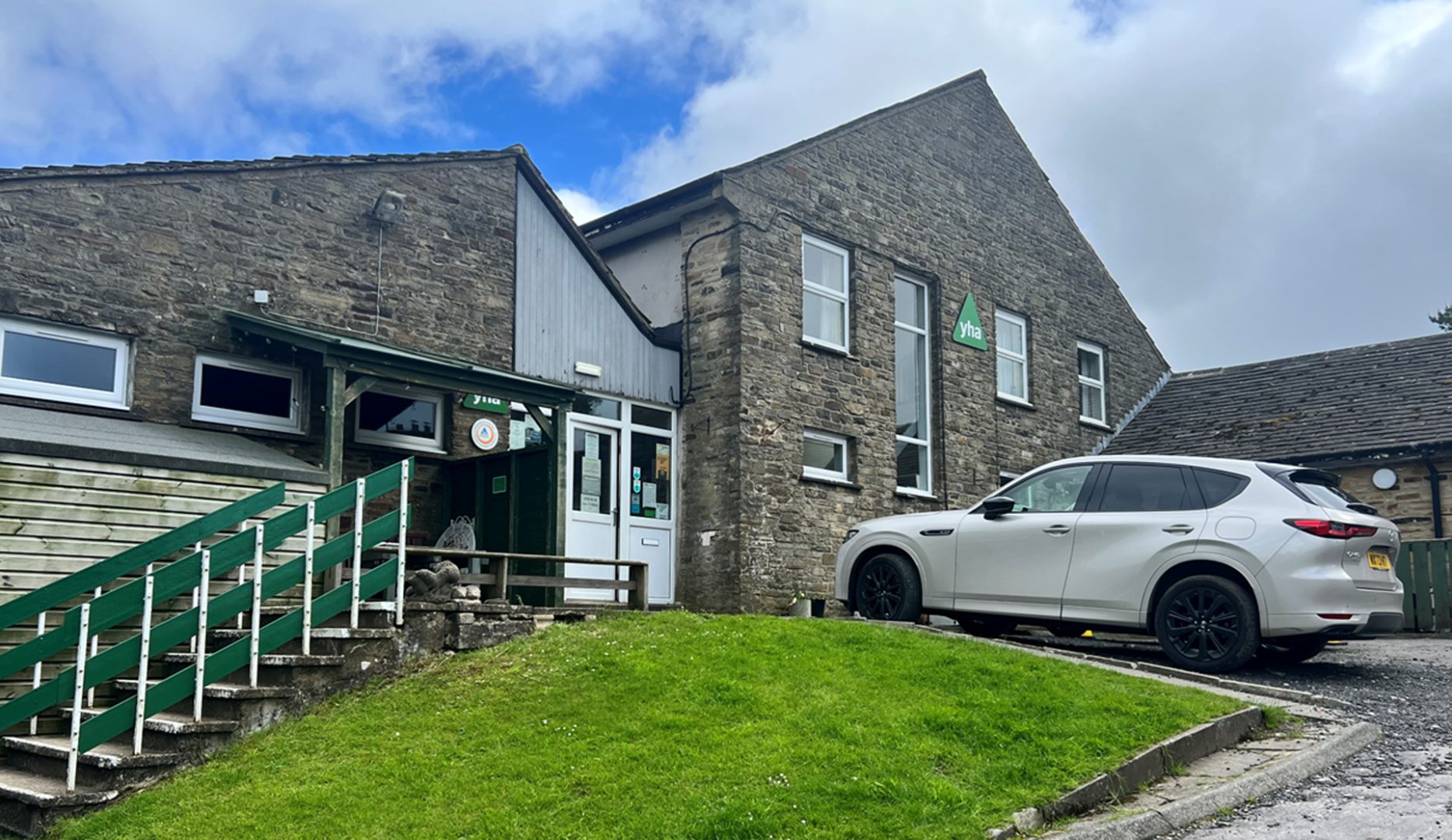 photo showing hostel at Hawes from the outside