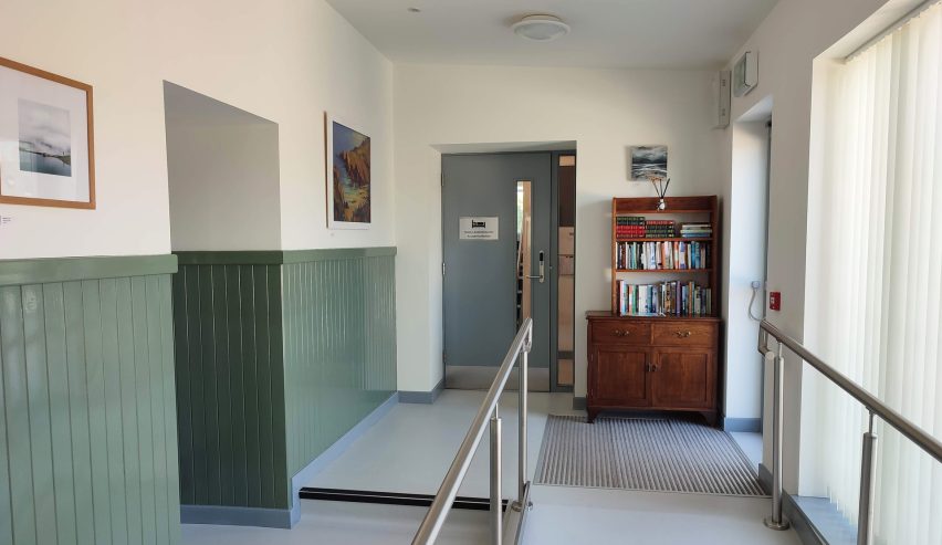 accessible ramp at Grinneabhat hostel