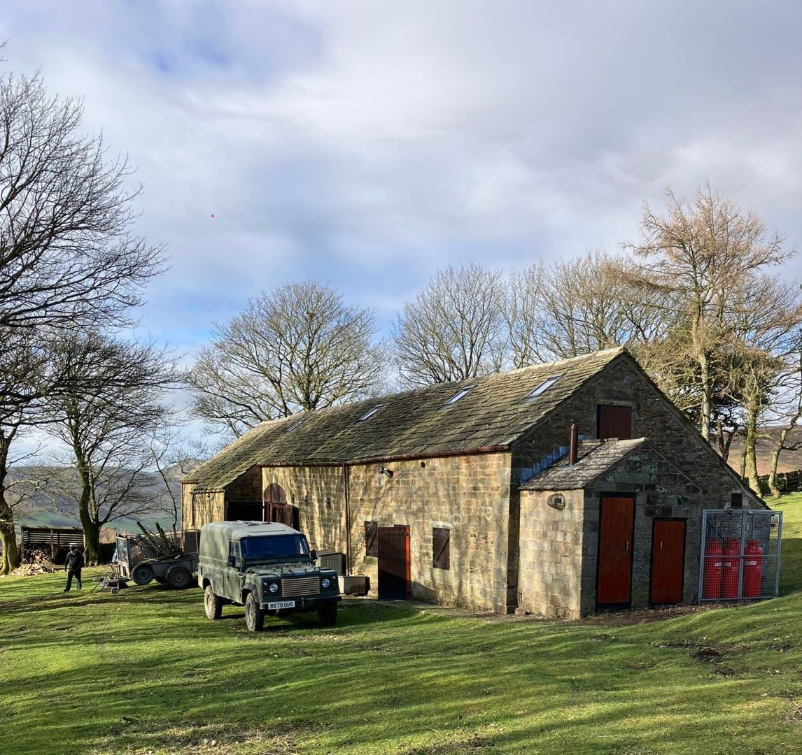 Off-grid Peak District bunk barn