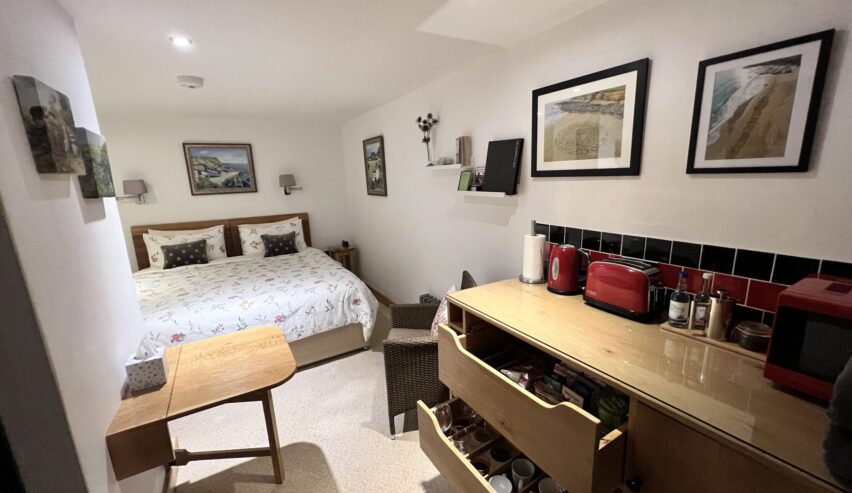 double room with kitchen at lands end hostel