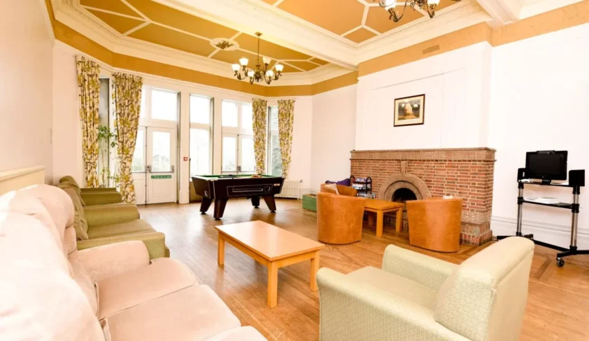 yha haworth youth hostel - lounge