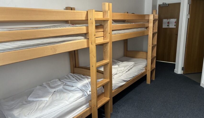 urdd group accommodation in cardiff - bunks in ensuite room