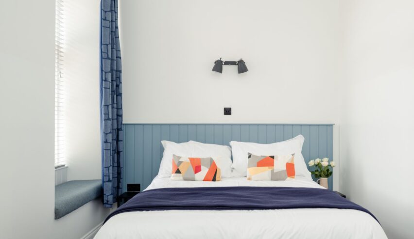 Light and airy double room at Railway Rooms, Kingussie