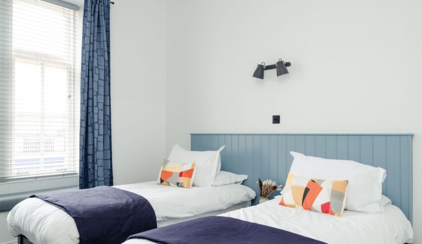 Light and airy twin room at Railway Rooms, Kingussie