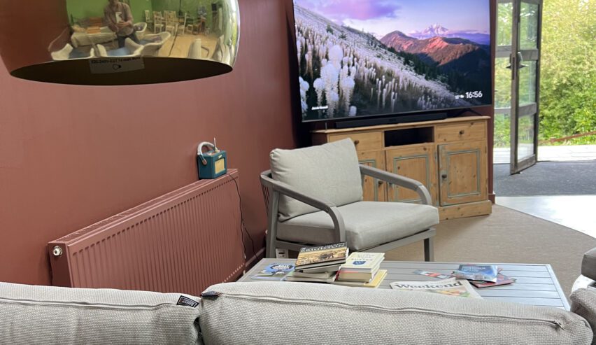 tele and chairs at south downs bnkhouse