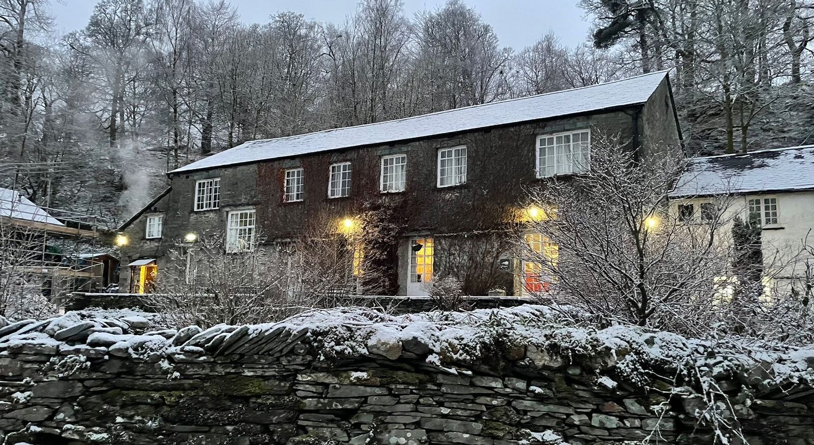 elterwater hostel in the snow