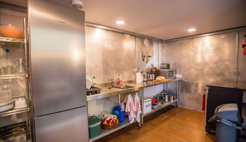 Ty Cwch Boathouse self catering kitchen