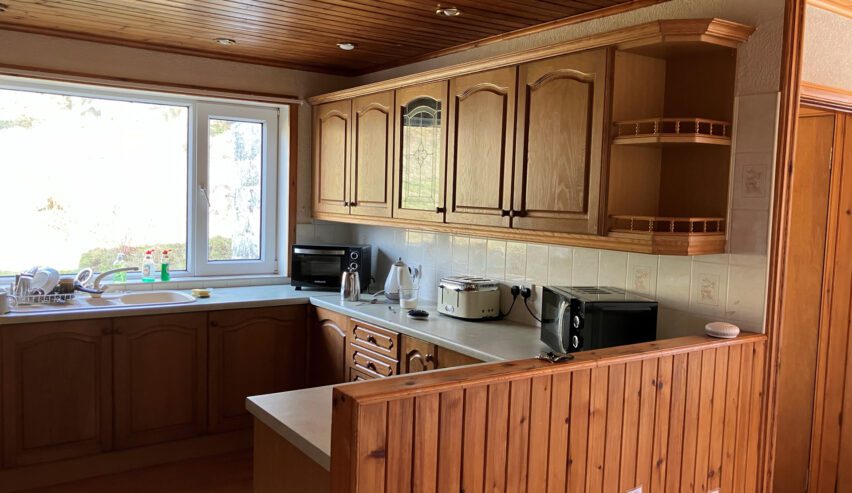 self catering kitchen at Halfway House Berriedale Hostel