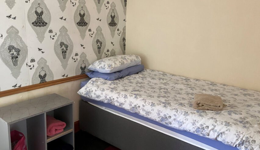 single bedrooms at Halfway House Berriedale Hostel