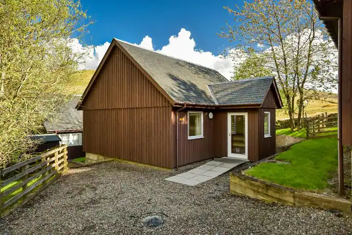 Red Deer chalet by loch tay