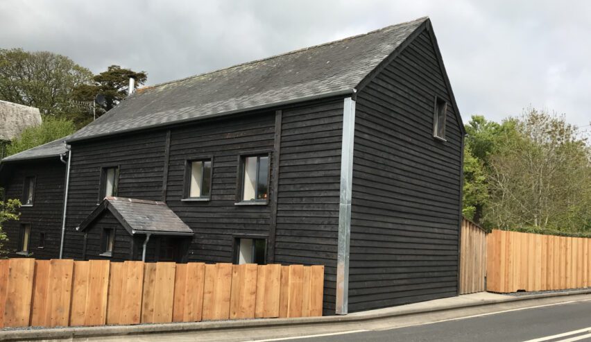 exterior view of Llwyn Lodgings on Glyndwrs Way