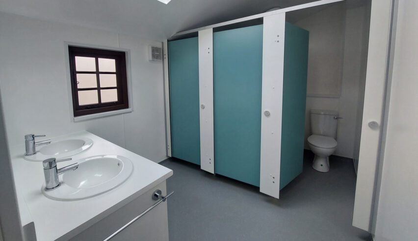 bathroom at Cwm Clyd Bunkhouse