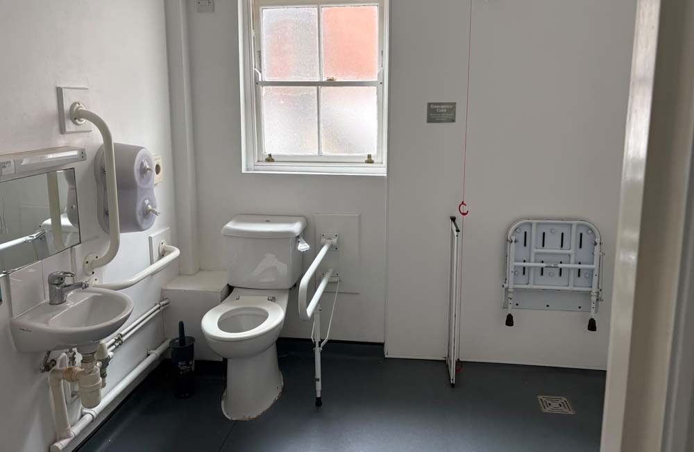 accessible bathroom at Leominster Youth Hostel