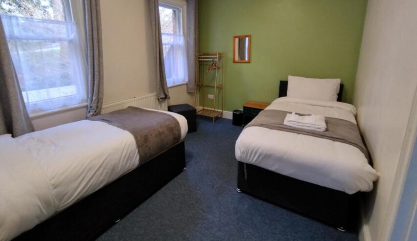 twin room at kington accommodation