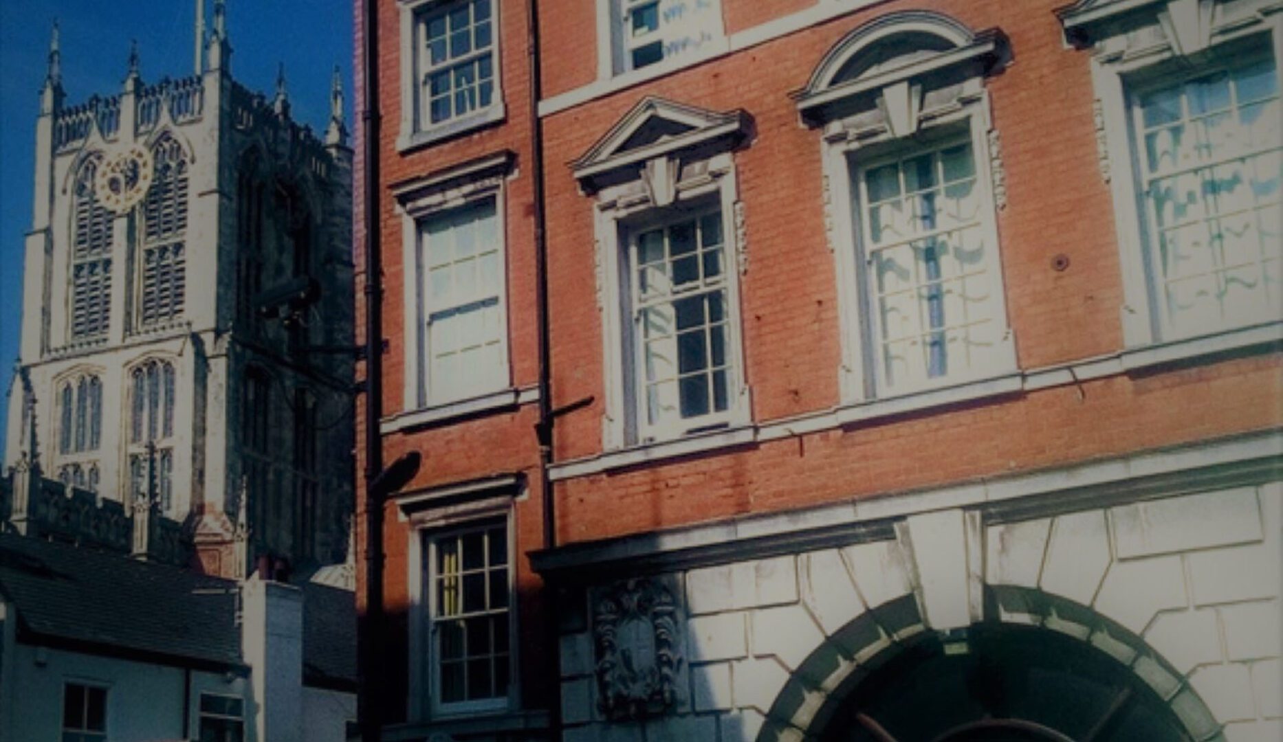 hull trinity backpackers from the street